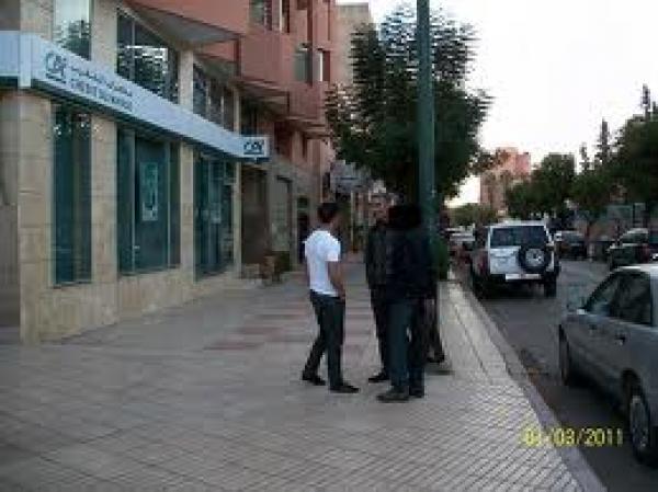 توقيف شخص حاول السرقة داخل بنك بواسطة مسدس غير حقيقي