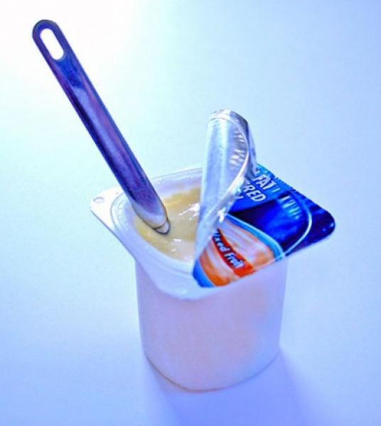 لماذا يجب تناول الزبادي قبل النوم ليلاً