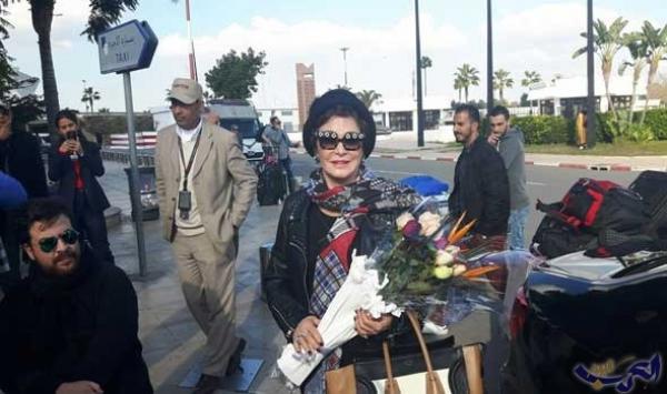 لحظة وصول لبلبة مطار محمد الخامس واستقبالها بالورود