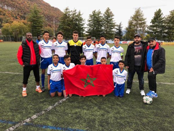 بإمكانياته الذاتية، أسود أزرو في معسكر تدريبي بـ"أنسي" الفرنسية