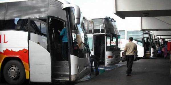 تعبئة غير مسبوقة في محطة الحافلات بمكناس بعد قرار منع السفر من وإلى المدينة