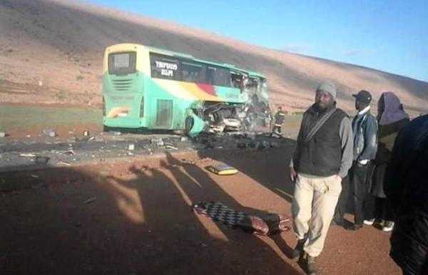 قتلى وجرحى في حادثة سير مروعة بين كلميم وطانطان (صور)