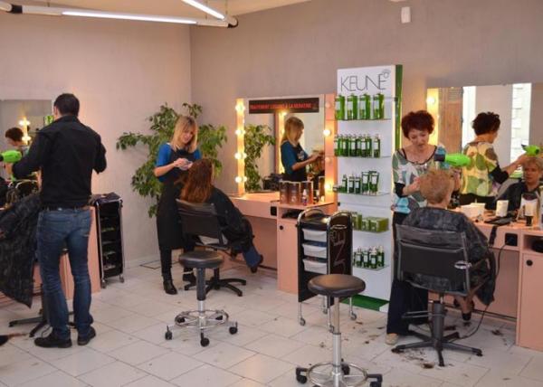 هذا هو موقف وزارة الداخلية من منع الاختلاط في صالونات  الحلاقة والتجميل بفاس