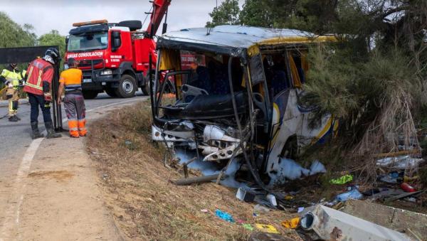 حادث انقلاب حافلة تقل عمال موسميين مغاربة بإسبانيا تحرك الحكومة وهذا ما قررته