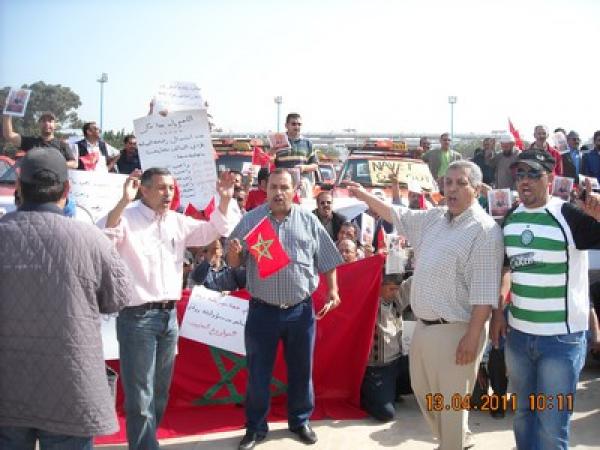 سيارات الأجرة بأكادير ينظمون وقفة إحتجاجية كبيرة بأكادير إستنكارا على تصرفات والي جهة سوس ماسة درعة.