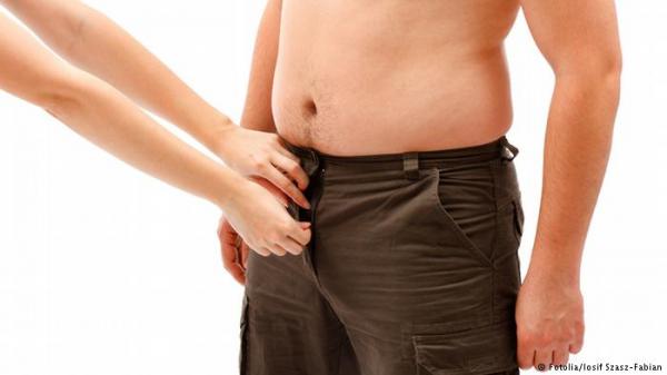 هل تسبب السراويل الضيقة الضعف الجنسي للرجال؟