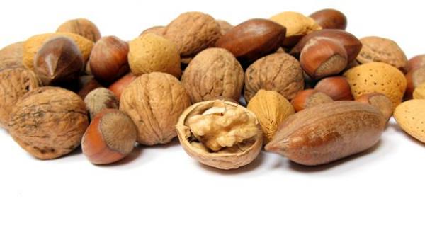 فيتامينات ومغذيات تحمي الذاكرة ووظائف الدماغ