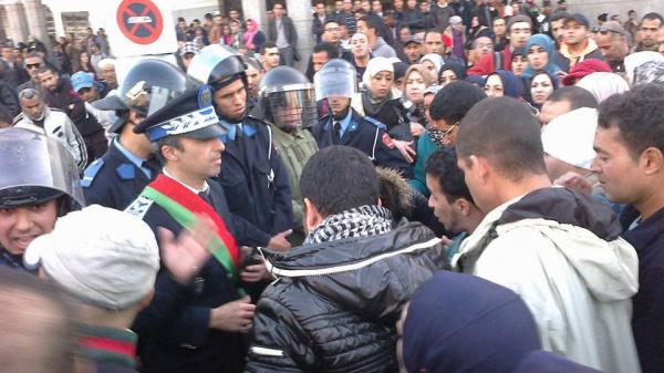 مجاز معطل يدخل في غيبوبة جراء إصابته على مستوى الجمجمة أثناء تدخل عنيف لقوات الأمن بالعاصمة الرباط