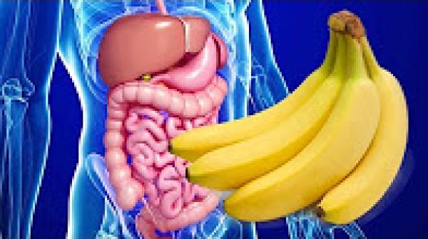 هل تعلم ماذا يحدث لجسمك عند أكل الموز على الريق..  !
