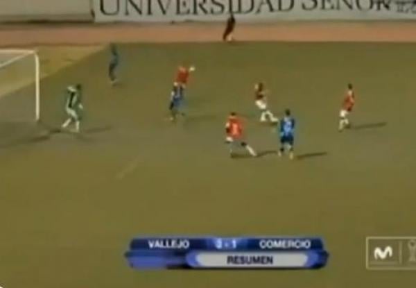 فيديو.. أنذل لحظة في كرة القدم طوال تاريخها!!