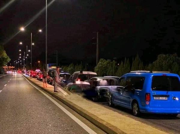 السلطات الأمنية تمنع فعليا التنقل بين المدن بدون رخصة أو جواز وتحرير مخالفات بالجملة في حق متحدي القرار