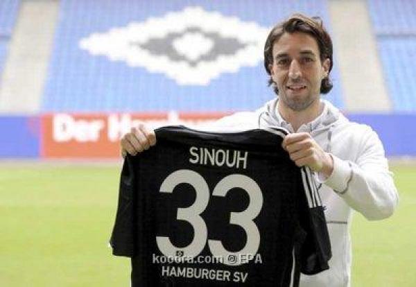 الحارس المغربي سينوح يوقع لأيندوفن