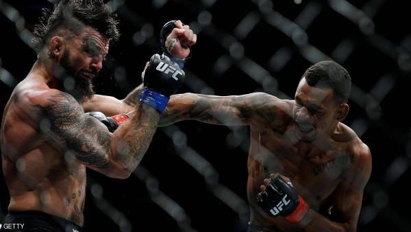 مصارع أميركي يتلقى أسوأ إصابة في تاريخ بطولات القتال غير المحدود