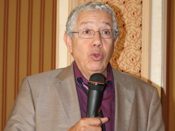 حرب المذكرات حول لغة التعليم تشتعل وتصل إلى مكتب الملك