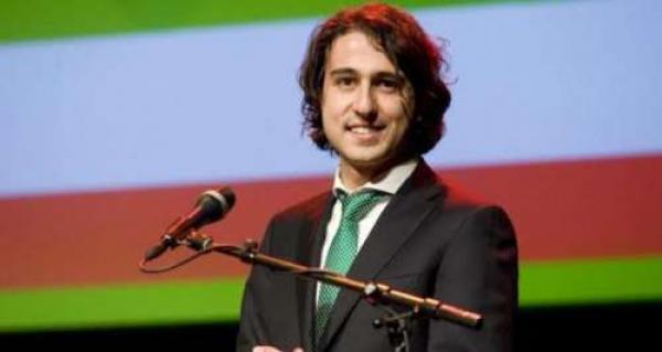 شاب من أصل مغربي يصبح أصغر زعيم سياسي في هولندا