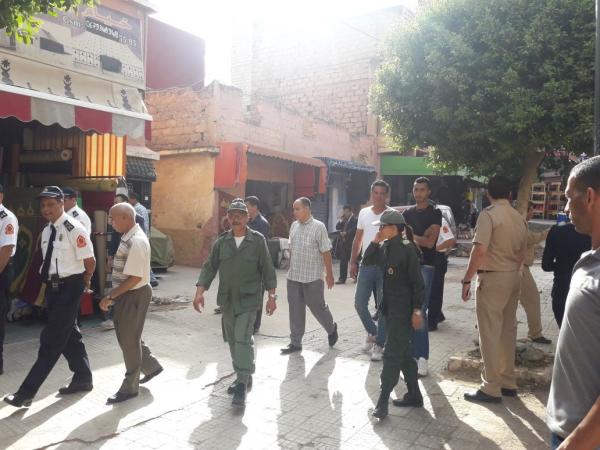 عاجل... قائدة شجاعة تقود حملة واسعة تشارك فيها القوات العمومية لتحرير الملك العمومي ببني ملال