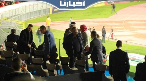 الناصيري حاضر بدونور لمتابعة نهائي الوداد وصن داونز