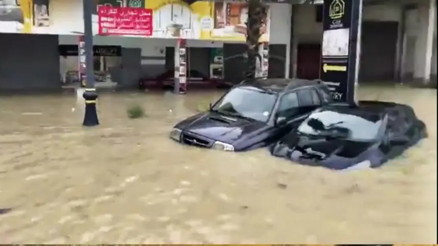 القصر الكبير تحت الماء.. فيضانات واد اللوكوس ترفع المنسوب إلى متر والسلطات تستنفر كل أجهزتها