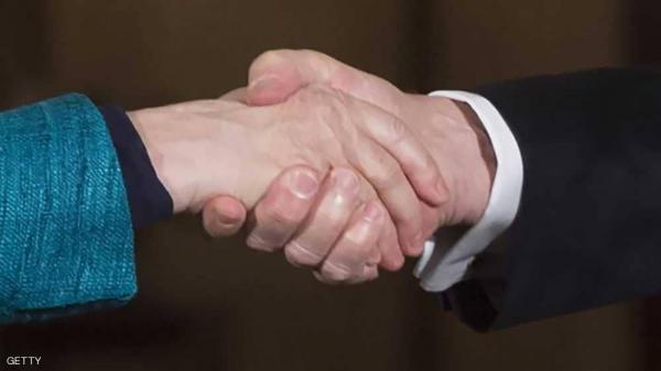 رفض المصافحة يحرم زوجين مسلمين من الجنسية السويسرية