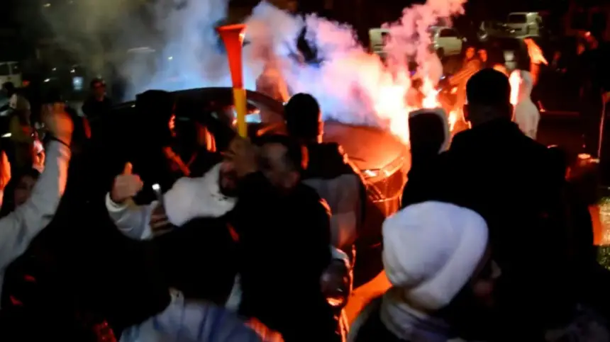 فرحة عارمة تجتاح شوارع طنجة بعد تأهل المنتخب الوطني إلى نصف نهائي كأس إفريقيا