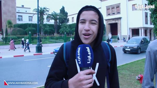 شاب مغربي يقصف الحكومة بسبب معاشات المتقاعدين