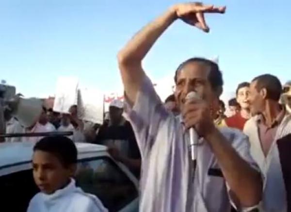 من شعارات 20 فبراير:  خالتي الضاوية...المخزن شدّو لُوجْعْ