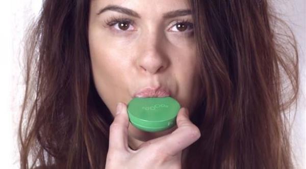 جهاز إلكتروني للتعرف على رائحة الفم الكريهة