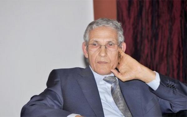 وزير التعليم العالي يقر بوجود جامعات تمنح الشواهد لمن يدفع أكثر 