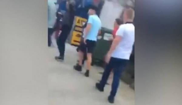 غضب عارم في إيرلندا بعد الاعتداء على طفلة مسلمة ونزع حجابها