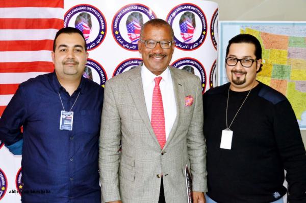 حصريا : هذا ما قاله سفير أوباما بالرباط عن المغرب و المغاربة خلال زيارته للمعهد الأمريكي بتمارة (الفيديو)