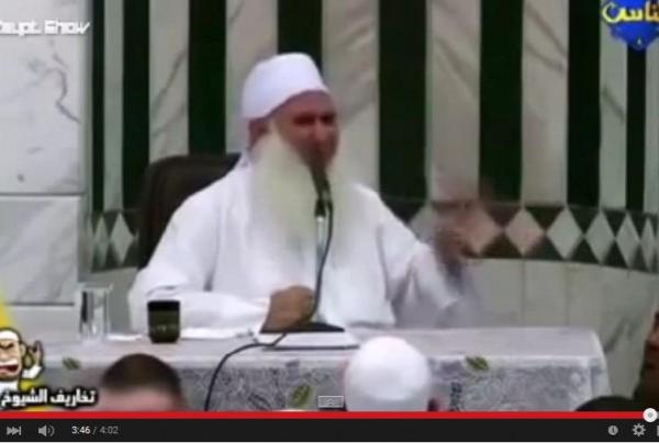 فيديو.. شيخ سلفي يغضب الفايسبوكيين لأنه اختزل دور المرأة في إمتاع الرجل وتربية الطفل