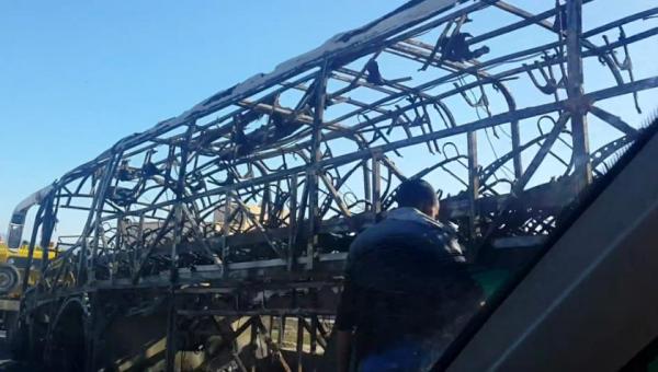 احتراق حافلة سياح إسبان بعد اندلاع نيران قوية في محركها بين تطوان و طنجة