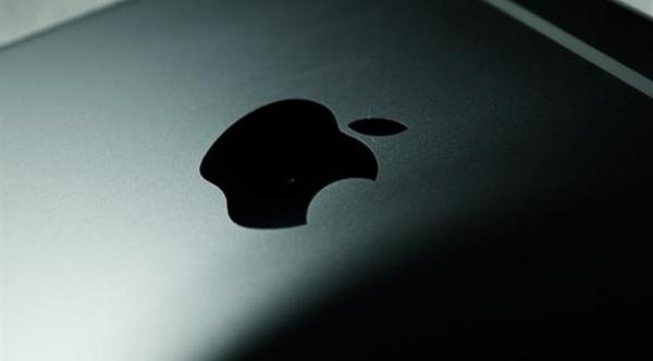 أبل تخطط لطرح آي فون بشاشة 5.8 بوصة وتقنية أوليد