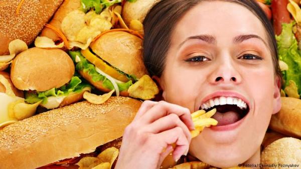 دراسة: الأطعمة المقلية تزيد من مخاطر الوفاة لدى النساء