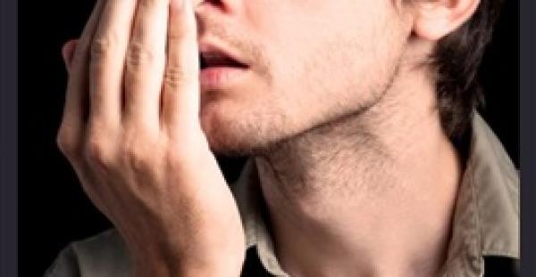 4 حلول للتخلص من رائحة الفم الكريهة خلال نهار رمضان