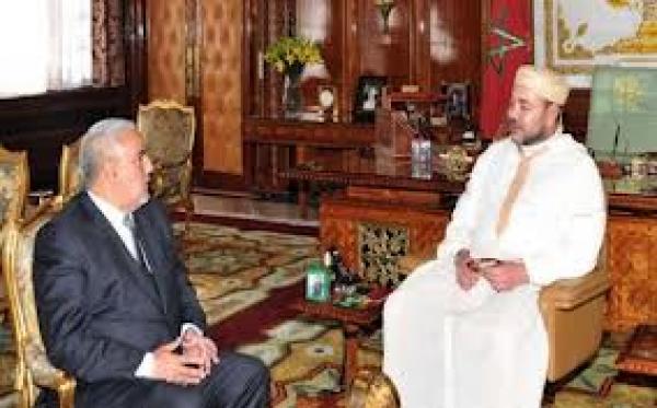 أنباء عن لقاء ببين الملك محمد السادس وكل من بنكيران ومزوار بخصوص الحكومة الجديدة