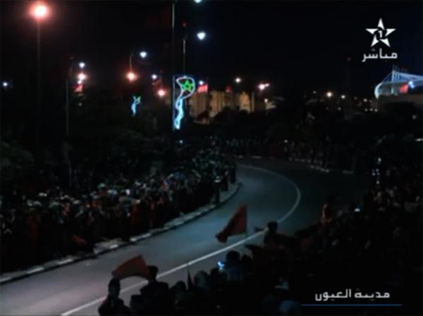 هذا سبب انقطاع الانارة أثناء تحية الملك للمواطنين بأحد شوارع العيون