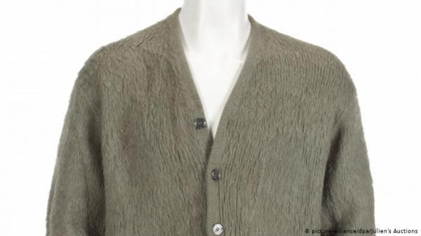 بيع سترة مغني فرقة "نيرفانا" بمبلغ قياسي