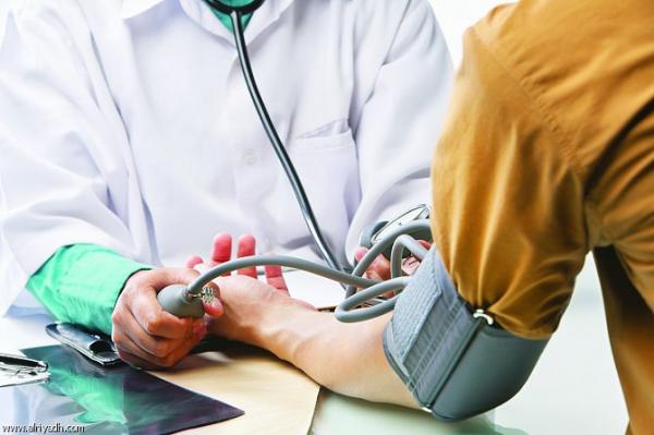 هل يستطيع المصابون بالأمراض المزمنة التوفيق بين صيام رمضان والحفاظ على سلامتهم الصحية؟