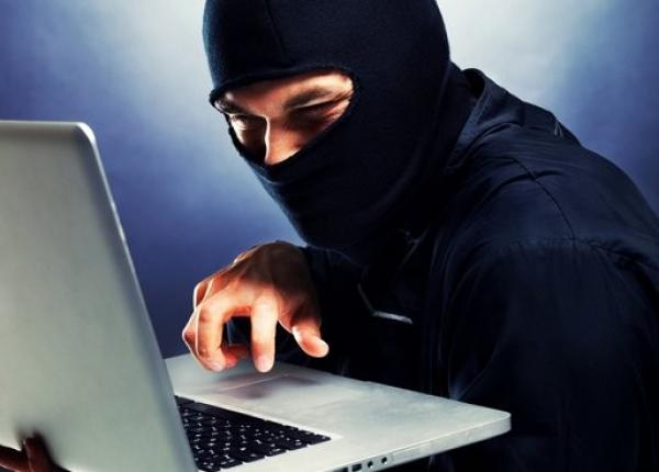 اعتقال طالب بعد اختراقه أنظمة معلوماتية بنكية عالمية