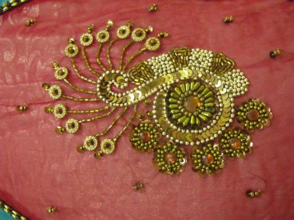 الهند تسمح للسيدات العمل كـ «أخصائيات تجميل» بعد منعها 59 عاما