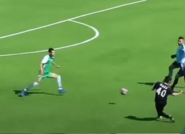 غرائب الدوري الجزائري..  جامع الكرات يتدخل وينقذ فريقه من هدف محقق