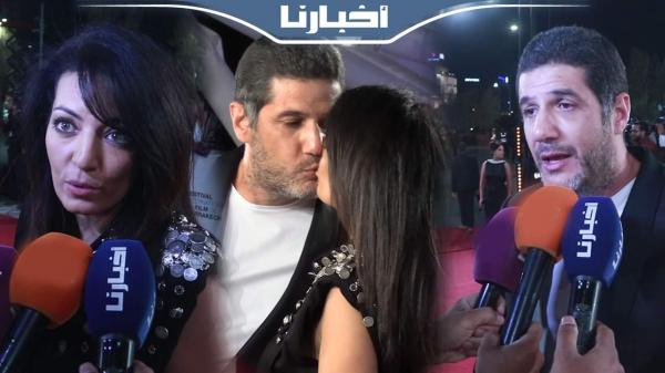 بعد عرض "أزرق الفستان".. نبيل عيوش يقبل زوجته على البساط الأحمر بمهرجان مراكش