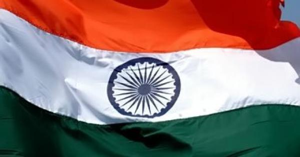 الهند تواجه التبول على قارعة الطريق بالصفارات والطبول