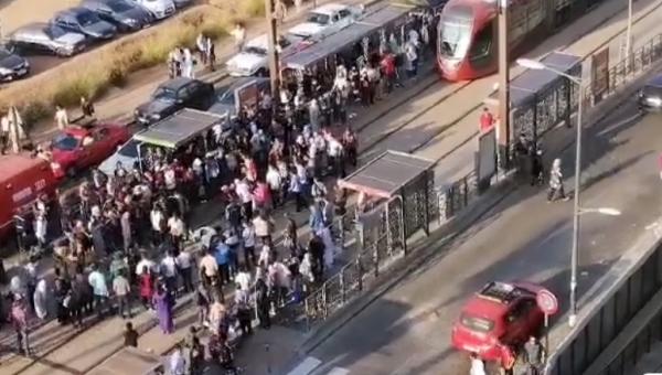 البيضاء: تهور مراهقين يتسبب في دهس رجل مسن فوق السكة بمحطة الترام