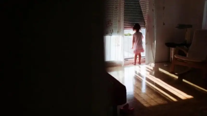 زهايمر الطفولة.. طفلة بعمر 3 سنوات تواجه مرضاً نادراً بلا علاج