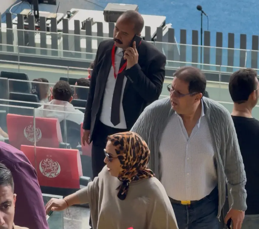 رغم النتائج السلبية.. آيت منا يحضر إلى “دونور” بثقة ودون حراج