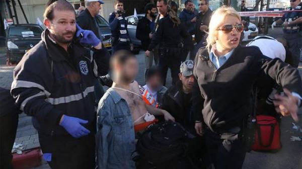 فلسطيني يطعن 15 إسرائيليا بحافلة في تل أبيب