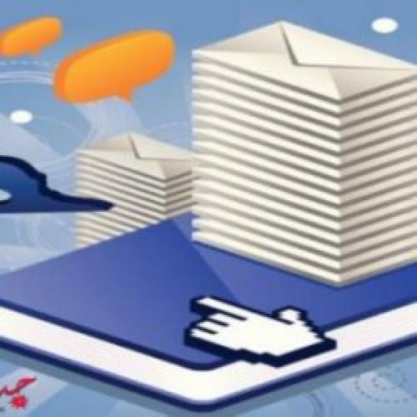 "فايسبوك" تقلل الإعلانات وتزيد أحجامها