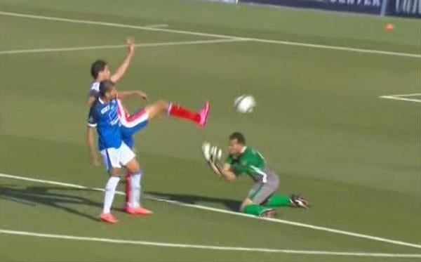 محلل دوزيم "قوس" على حارس اتحاد طنجة